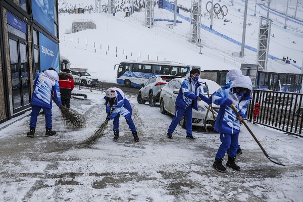 Ban tổ chức Bắc Kinh 2022 đánh giá cao các tình nguyện viên phục vụ trong Thế vận hội Olympic Mùa đông đầy thử thách