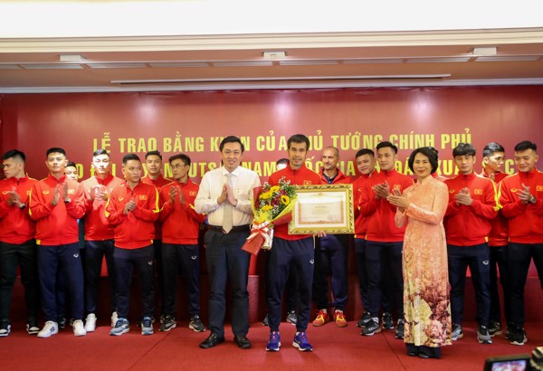Đội tuyển Futsal nam Quốc gia nhận Bằng khen của Thủ tướng Chính phủ