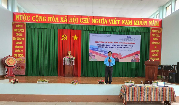 Hoạt động về “ Kỹ năng phòng tránh bạo lực học đường - Ứng xử văn minh khi xảy ra mâu thuẫn” cho học sinh, vận động viên 